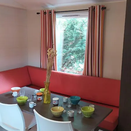 Mobil-home Climatisé - 6 Pers. - Api-1-52-2228 * Saint-Maime